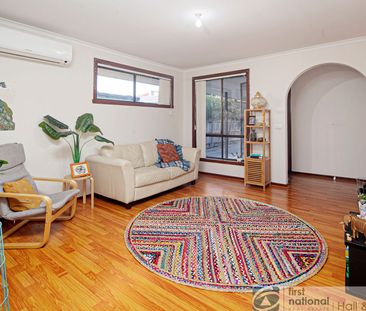 SPACIOUS UNIT IN THE HEART OF DANDENONG - Photo 2