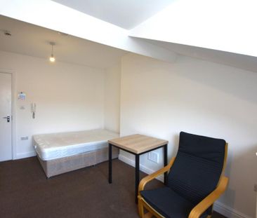 House of multiple occupation to rent - Photo 4