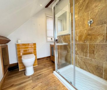 1 bedroom character property to rent - Photo 5