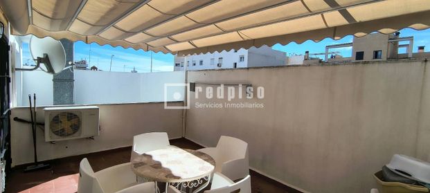 Alquiler de piso en Calle Enrique Scholtz - Photo 1