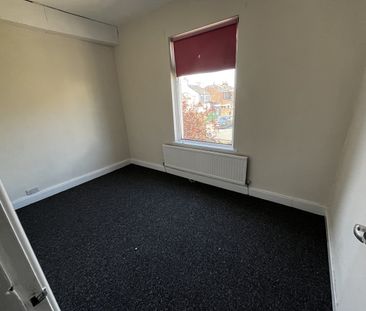 2 Bed Terraced House, Store St, SK2 - Photo 6