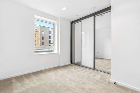 A beautiful two bedroom, two bathroom apartment in a superb new development - Photo 5