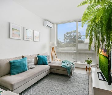 Beautiful Ground Floor Unit - Photo 6