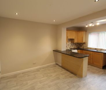 Smithy Wood Crescent, Sheffield, S8 - Photo 1
