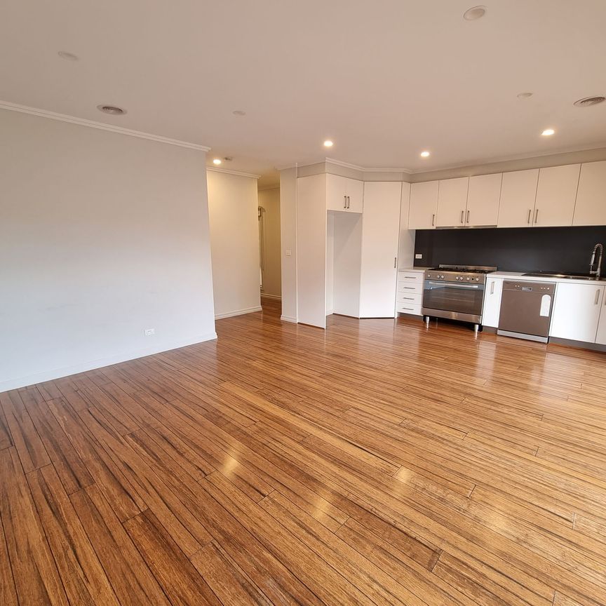 3 Bedroom Home Only around the Corner from Monash University... - Photo 1