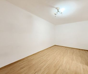 Casă de inchiriat cu 6 camere Faleza Nord – curte proprie, garaj - Photo 2