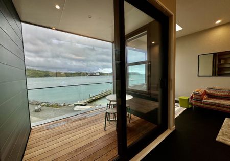 Split level townhouse on the waterfront - Photo 5