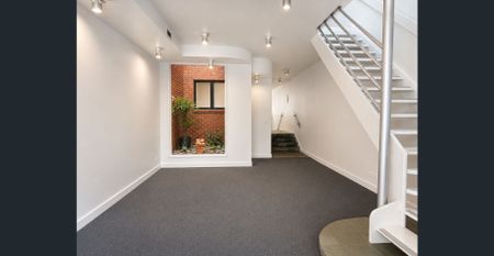 Stylish Family Living with City Views and a Sunny North-Facing Garden - Photo 2