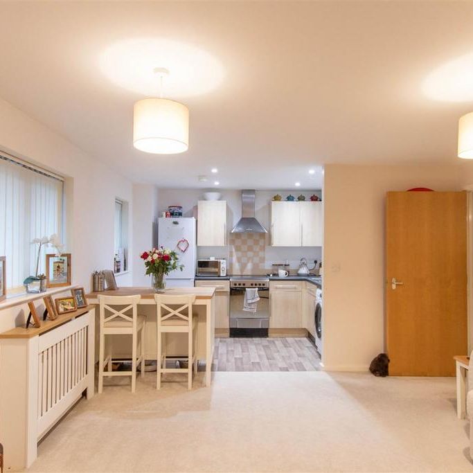 2 bedroom flat to rent - Photo 1