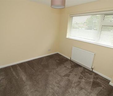 St Margarets Close, Newport Pagnell - Photo 3