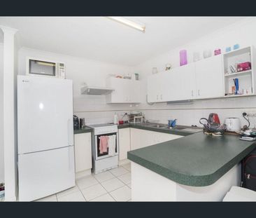 12/65 Sutton Street, Redcliffe, Qld 4020 - Photo 5