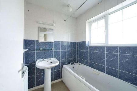 Wren Close, Mildenhall, Bury St. Edmunds, Suffolk, IP28 - Photo 2