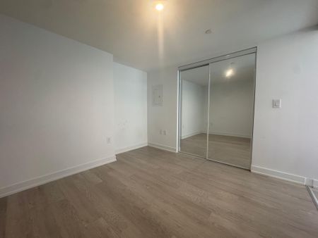 For Lease - 3 Strathgowan Avenue Unit# 322, Toronto, Ontario - Photo 2