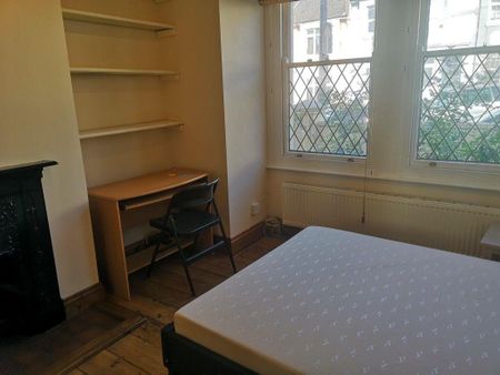 4 bedroom house to rent - Photo 2