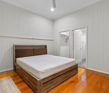 Character-Filled South Brisbane Home in an Unbeatable Lifestyle Location - Photo 6