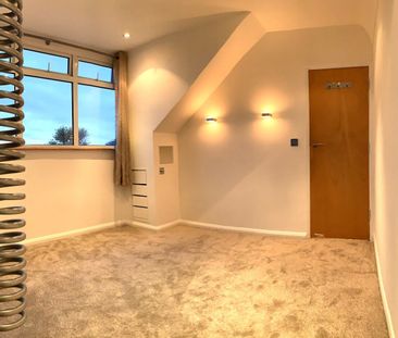 2 Bed Penthouse, Woodville Gardens, W5 - Photo 2