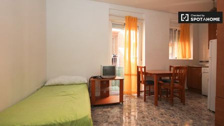 granada, Andalusia 18002 - Photo 4