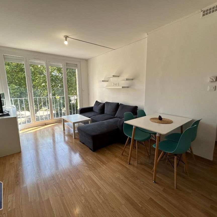 Location Appartement 4 pièces 63m² AVIGNON 84000 - Photo 1