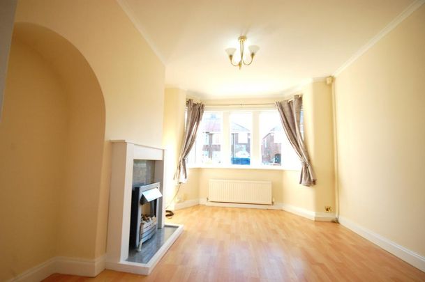 2 bedroom end of terrace house to rent - Photo 1