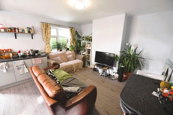 4 bedroom house to rent - Photo 1