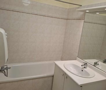 Location Appartement 2 pièces 46m² NIMES 30900 - Photo 4