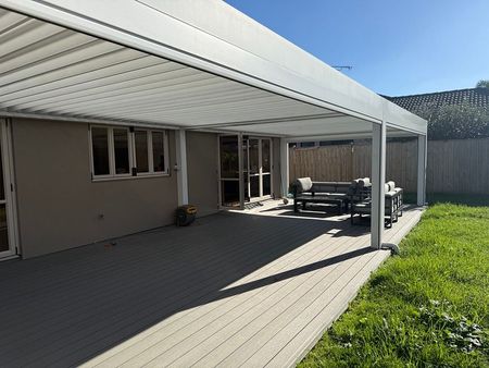 4 Bedroom house opposite reserve with big backyard - Photo 4