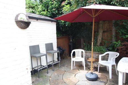 1 bedroom in a house share to rent - Photo 5