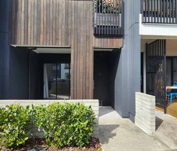 Hobsonville, 1 bedroom plus study, $530 - Photo 2