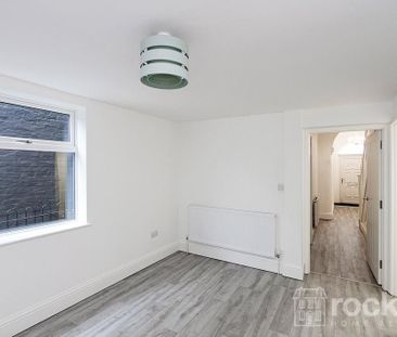 3 bedroom parking to rent - Photo 3