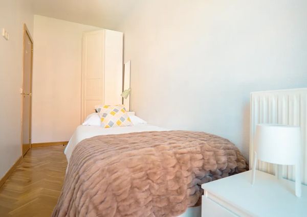 Calle del Limonero, Madrid, Community of Madrid 28020