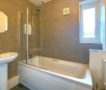 2 bedroom terraced house to rent - Photo 5