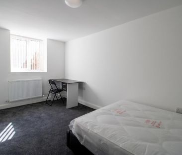 6 bedroom house to rent - Photo 3