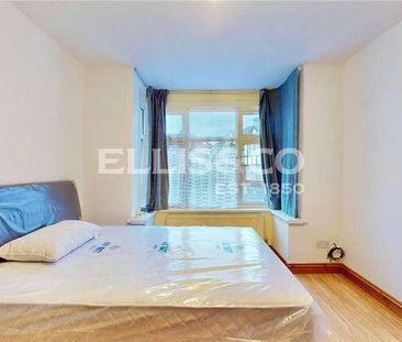 Greenway Close, London, NW9 - Photo 2