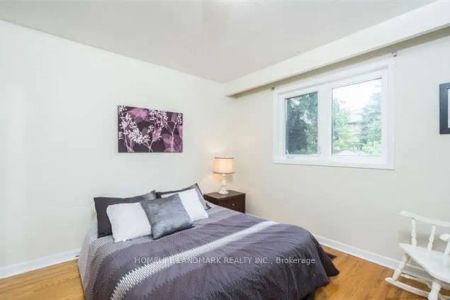 275 Hounslow Avenue #Main Fl - Photo 4