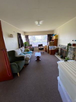 Sunny 3-Bedroom Family Home in the Heart of Howick - Photo 1