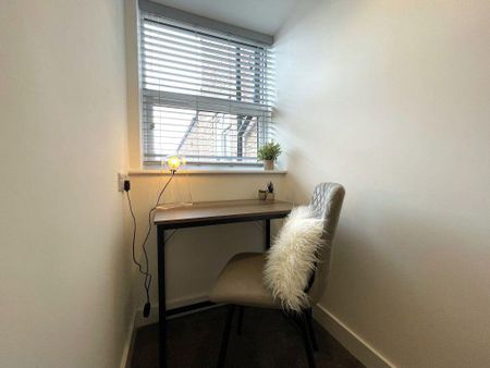 1 bedroom in a house share to rent - Photo 4