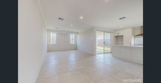 3 BEDROOM - DUAL LIVING HOME - Photo 1