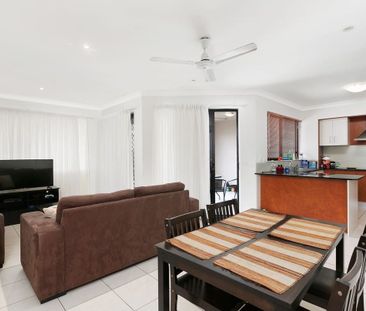 City-Edge Living – Fully Furnished Apartment with Pool - Photo 1