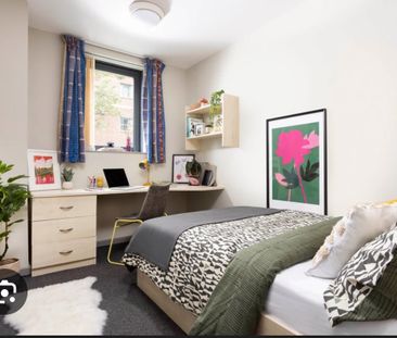 Room in a Shared Flat, Berry Street, M1 - Photo 5