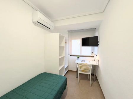 Carrer de Joaquín Costa, Burjassot, Valencian Community 46100 - Photo 5