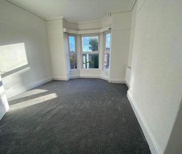 3 bedroom flat to rent - Photo 3