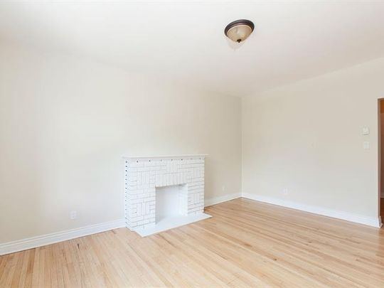 3025 Rue Sherbrooke O. - Photo 1