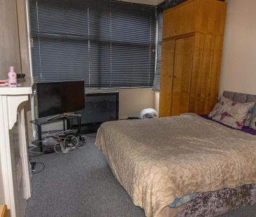 1 bedroom ground floor flat to rent - Photo 2