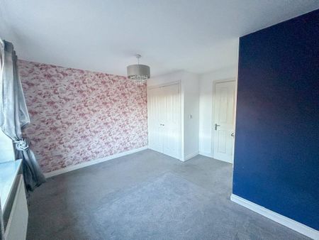 2 bedroom end of terrace house to rent - Photo 2