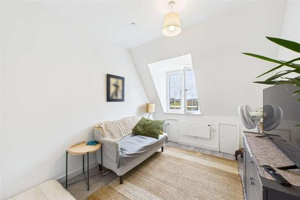 High Street, Maidenhead, Berkshire, SL6 - Photo 1