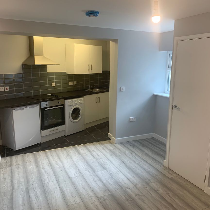 Portswood Road, Southampton, SO17 - Photo 1