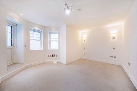 3 bedroom flat to rent - Photo 2