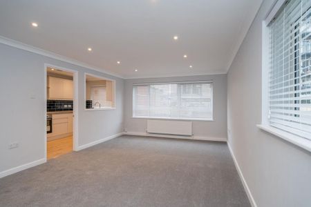 2 bedroom flat to rent - Photo 2