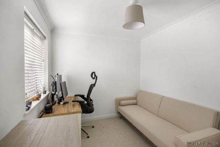 2 bedroom property to rent in Bracknell - Photo 3