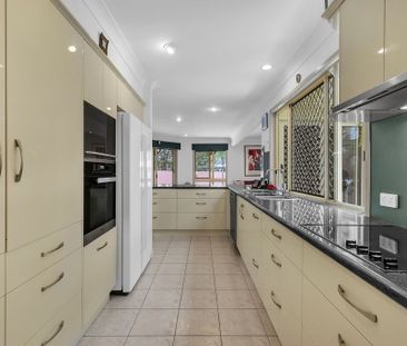 YOUR FOREVER HOME IDEALLY SITUATED IN THE HEART OF CHELMER - Photo 4